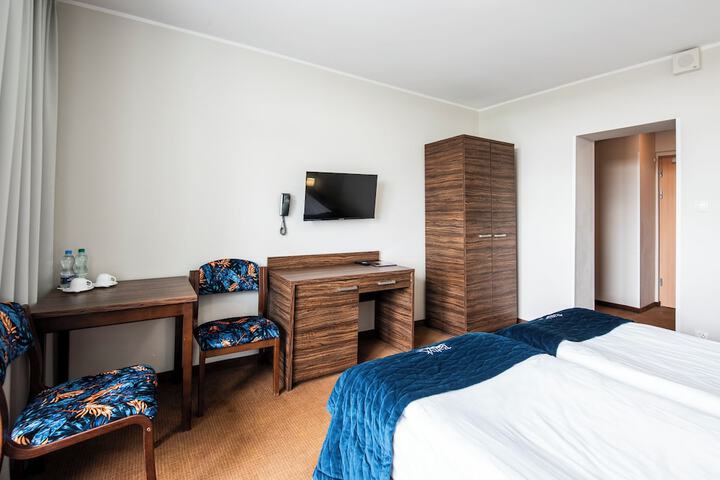 Room 3 of 53