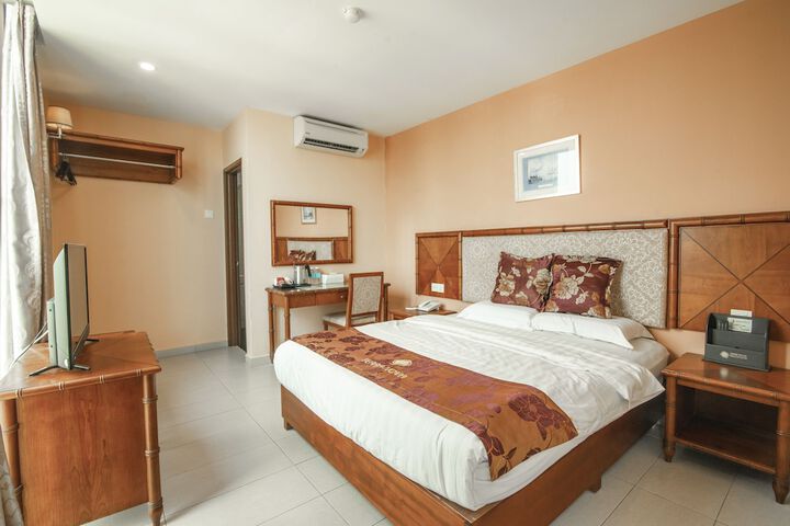 Room 16 of 30