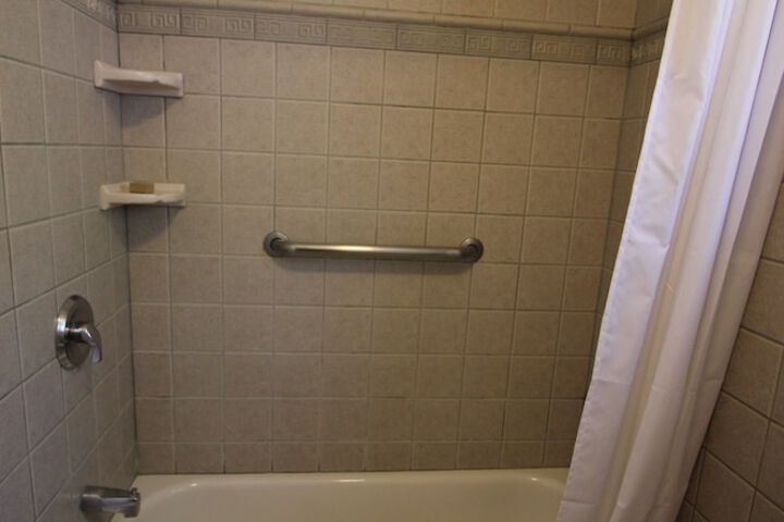Room 48 of 65