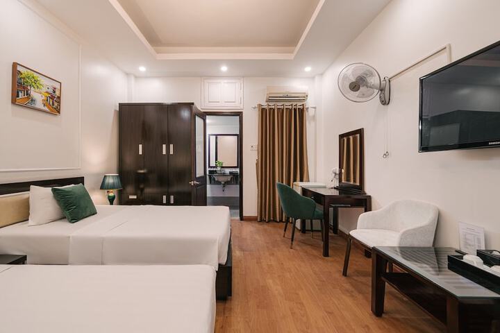 Room 21 of 49
