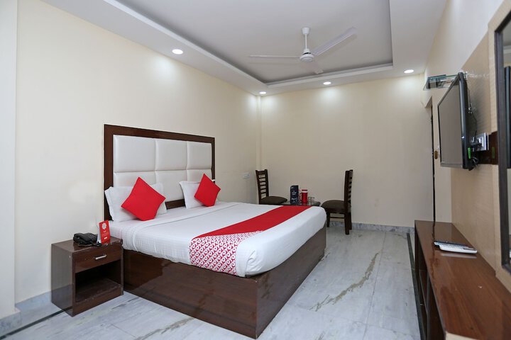 Room 10 of 31