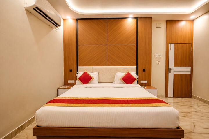 Room 25 of 74