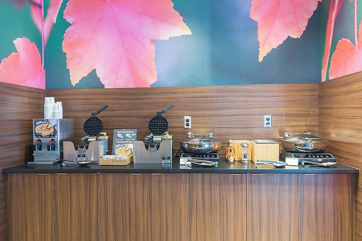 Breakfast/Coffee Service 34 of 39