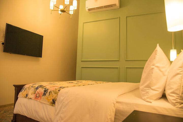 Room 7 of 57