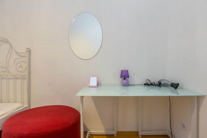 Room 21 of 29