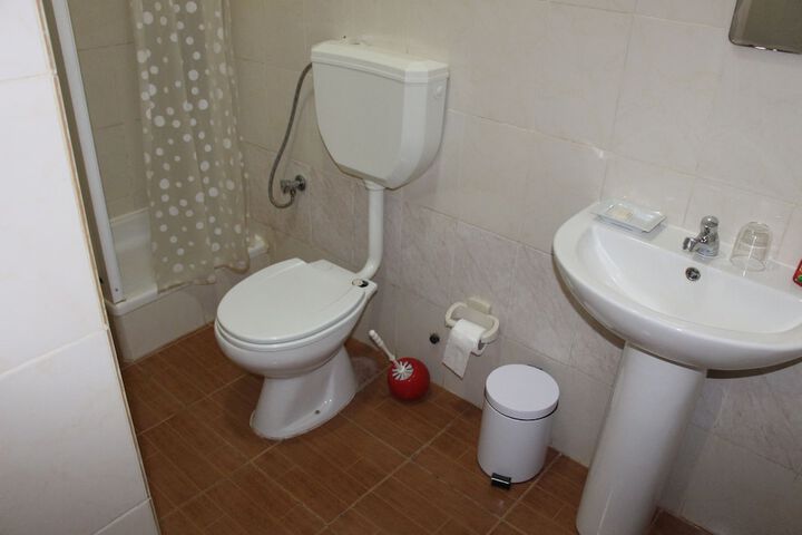 Room 8 of 11