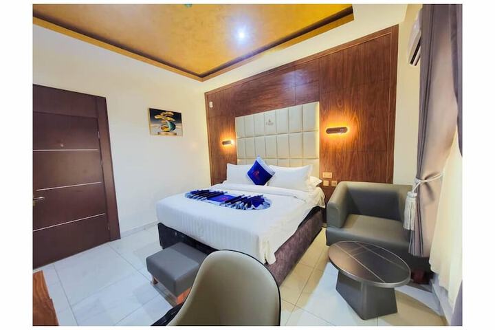 Room 2 of 8
