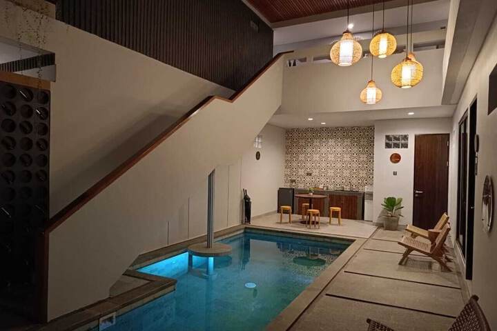 Pool 64 of 96