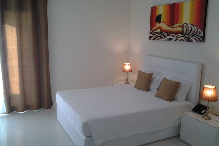 Room 12 of 63