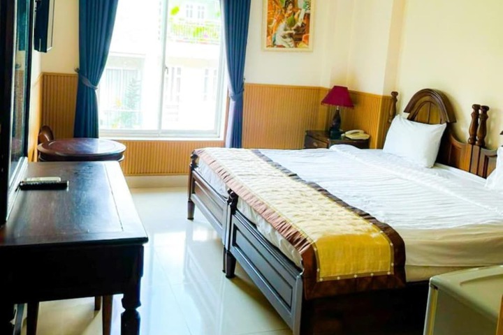 Room 6 of 50