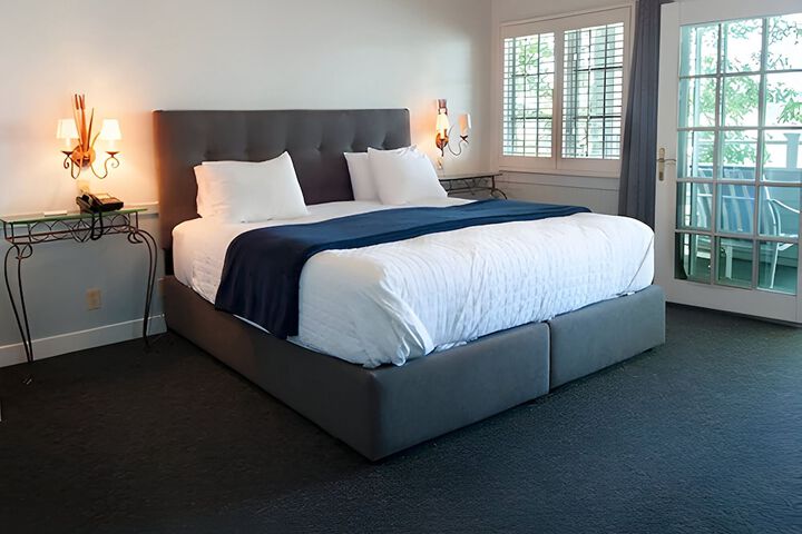 Room 10 of 35