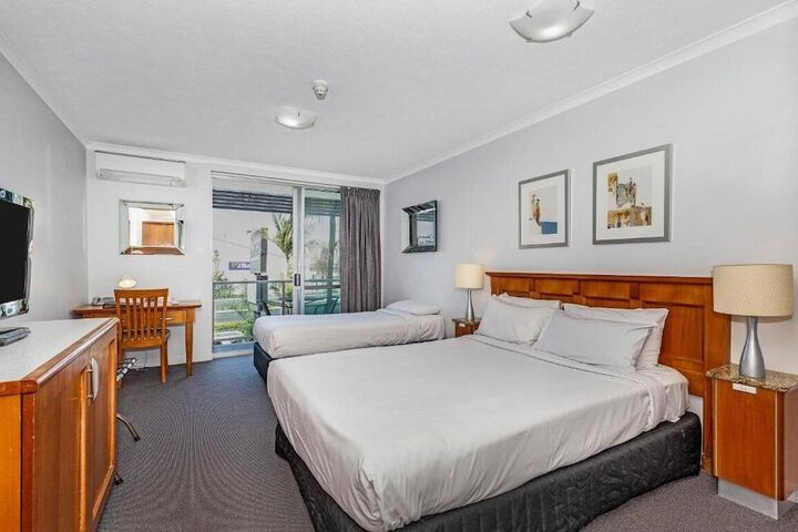 Room 9 of 38