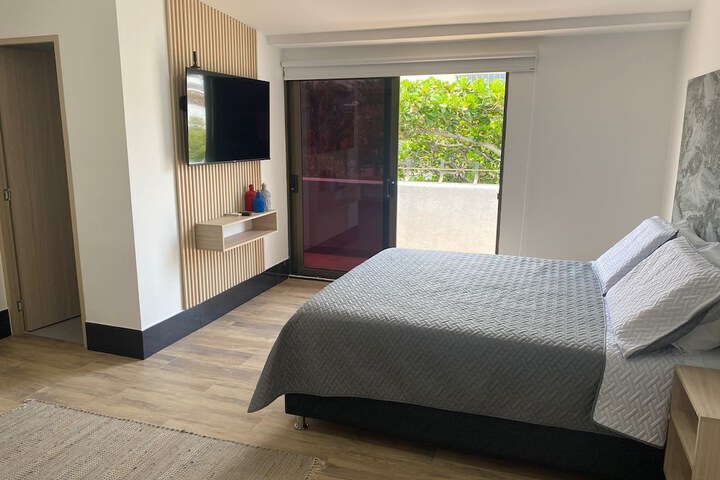 Room 9 of 26