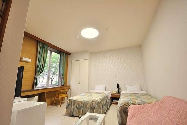 Room 6 of 58