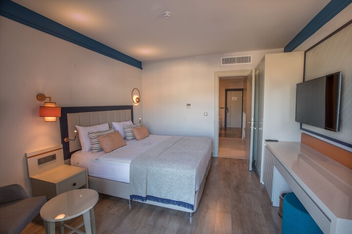 Room 17 of 103