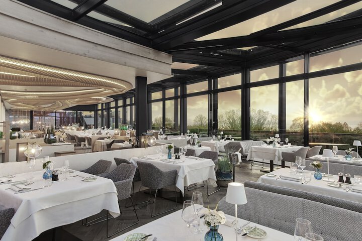 Dining 90 of 103