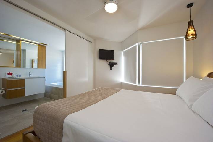 Room 4 of 15