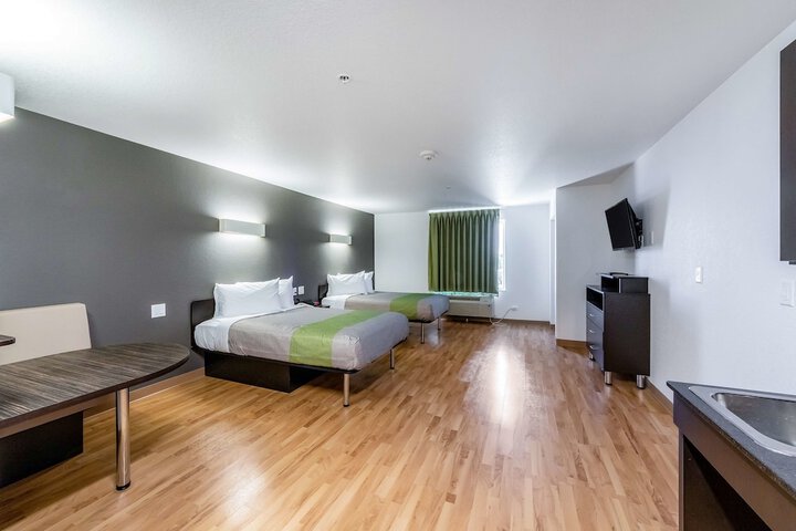 Room 17 of 36