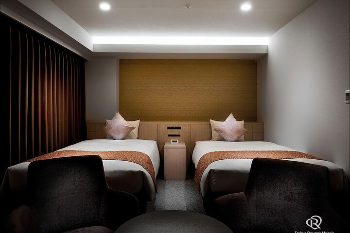 Room 9 of 48
