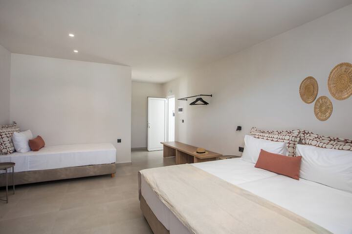 Room 15 of 53