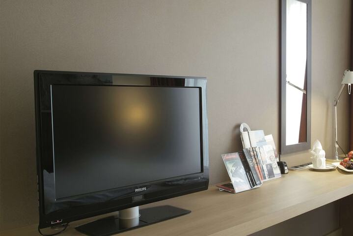 Room 16 of 152