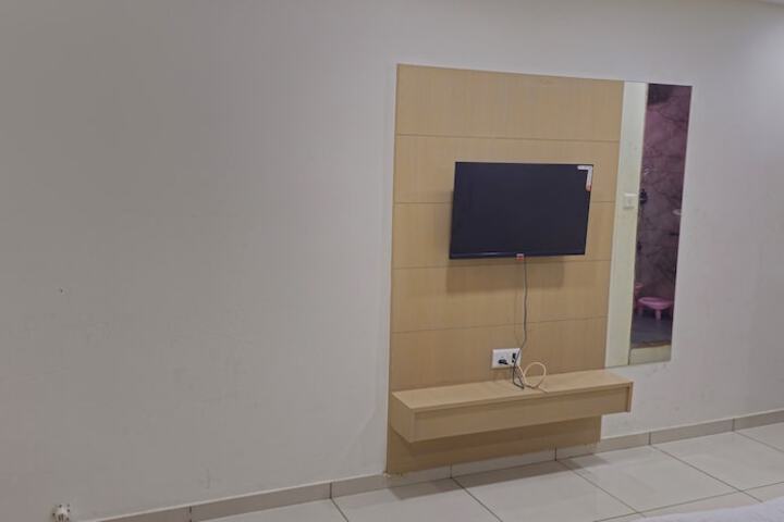 Room 15 of 24