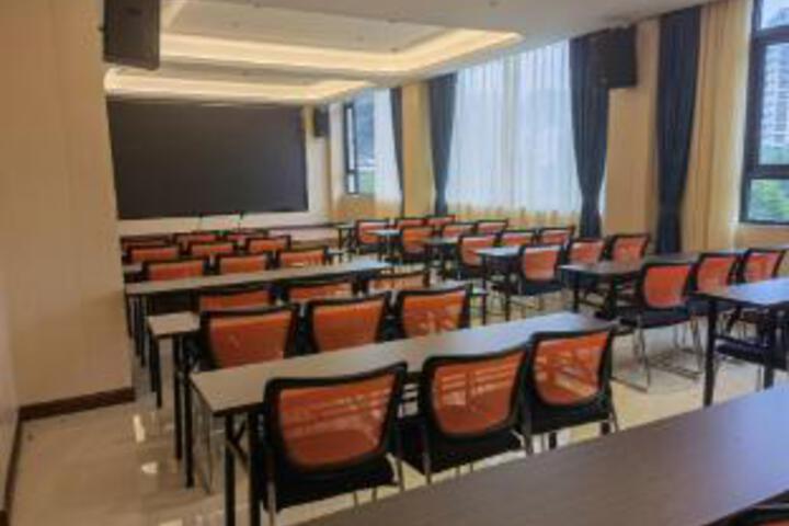 Room 15 of 23