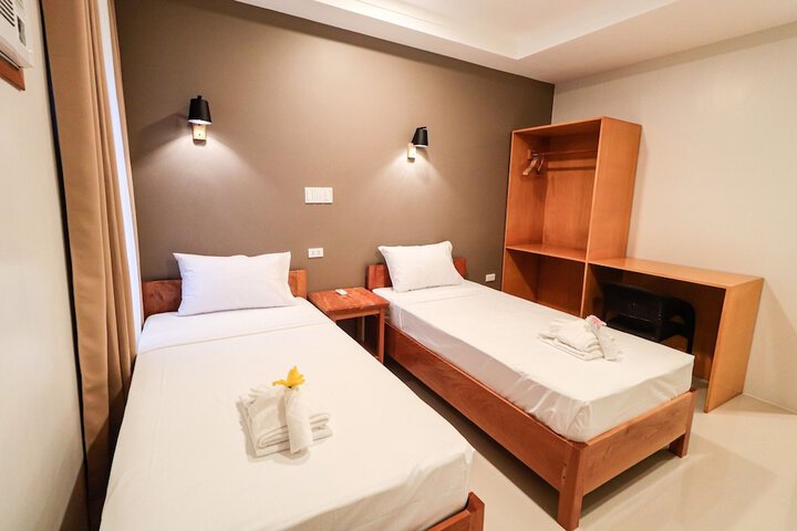 Room 2 of 42