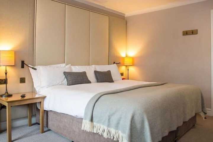 Room 28 of 110