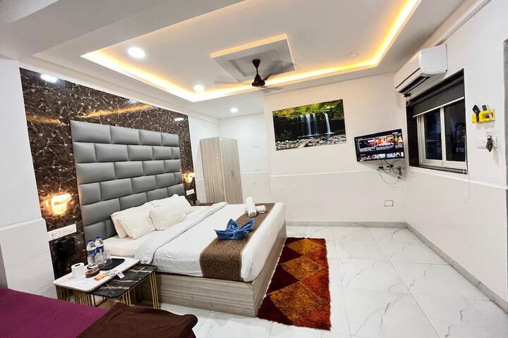 Room 7 of 24