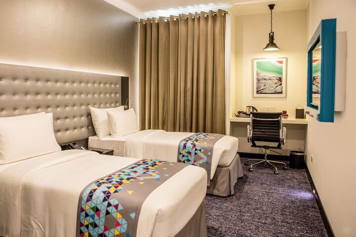 Room 33 of 106