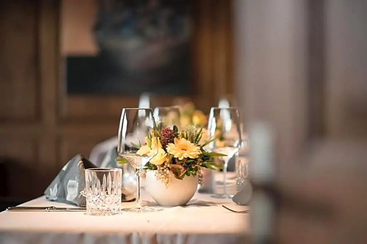 Dining 7 of 15