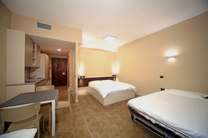 Room 8 of 30