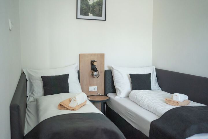 Room 13 of 21