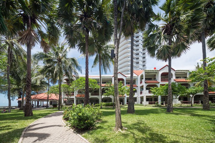 Hotel Exterior 63 of 71