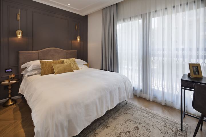 Room 21 of 49