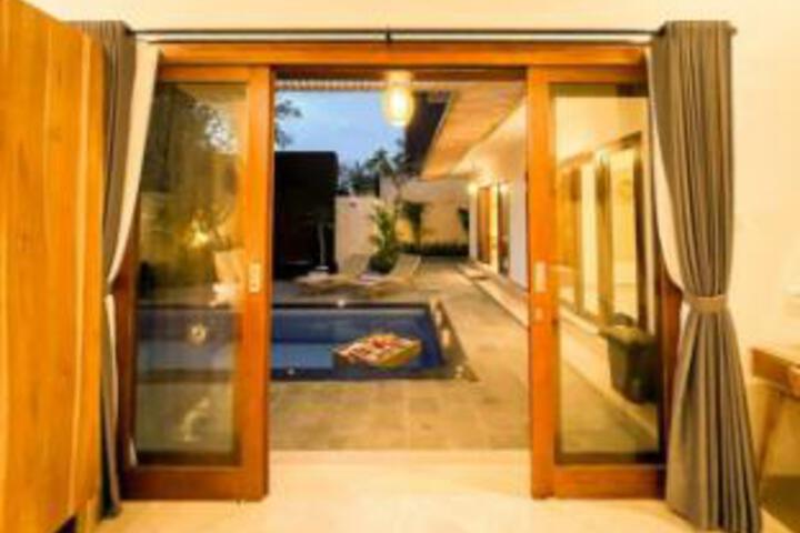 Luxury Villa Devi Canggu BatuBolong 3BR 10Guests