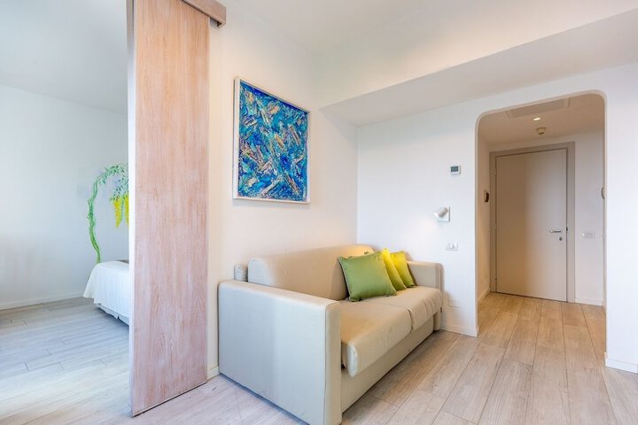 Room 40 of 155