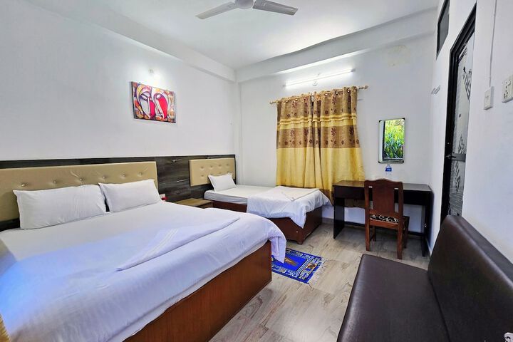 Room 10 of 19
