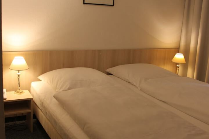 Room 6 of 31