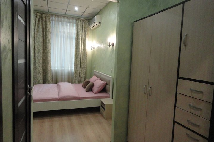 Room 6 of 19