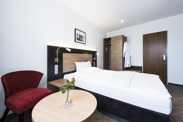 Room 10 of 70