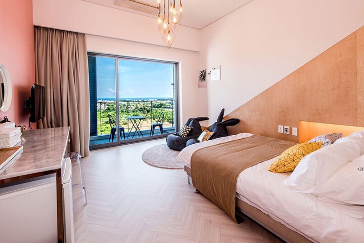 Room 10 of 84
