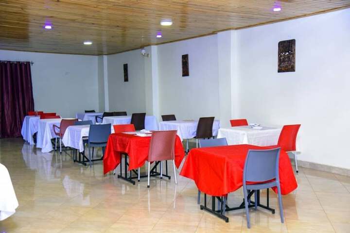 Dining 30 of 69