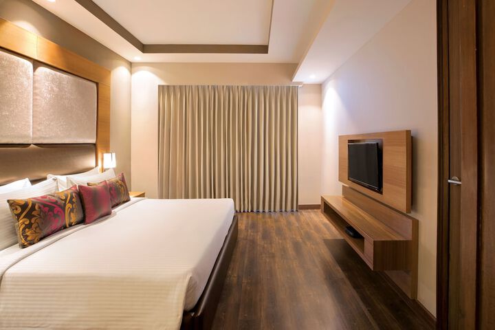 Room 8 of 70