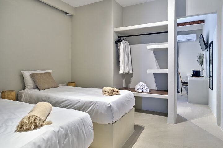 Room 4 of 44