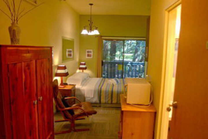 Room 571 of 697