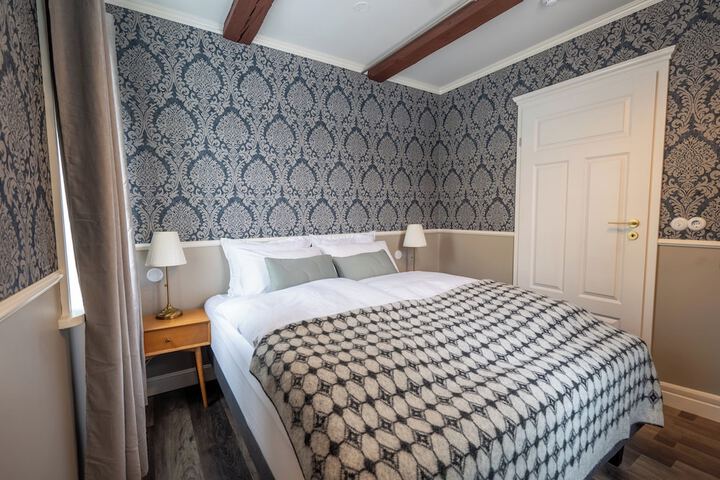 Room 105 of 179