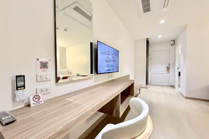 Room 51 of 183