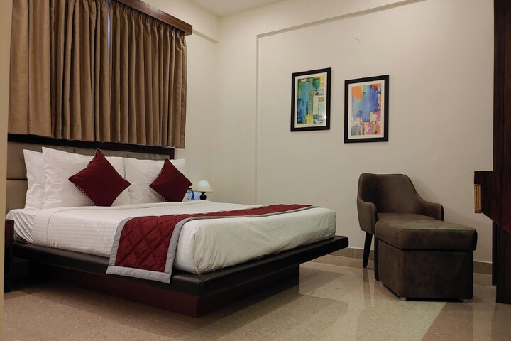 Room 5 of 18